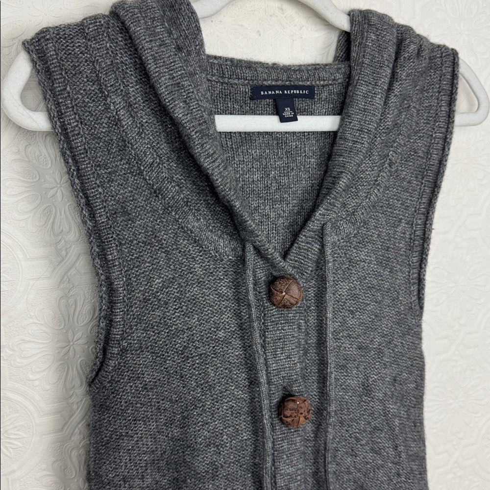 Banana Republic Sleeveless Vest Wool Blend Hooded Sweater XS Gray Button Front - Picture 3 of 7